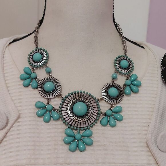 Bohemian Southwestern Inspired Faux Turquoise and Silver Tone Statement Necklace - Picture 1 of 5